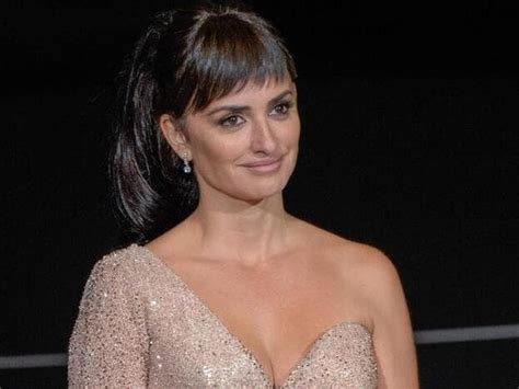 penlope cruz nuda|Penélope Cruz recuerda su desnudo a los 18 en。